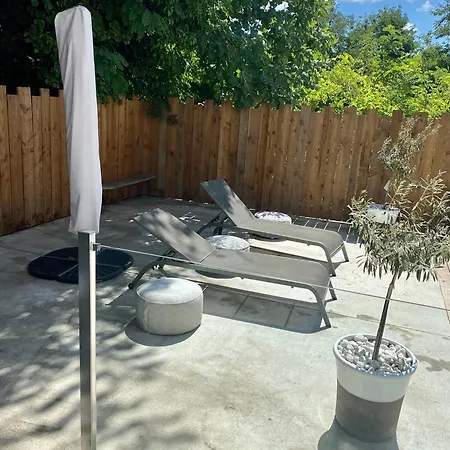 别墅 La Garonne Avec Piscine